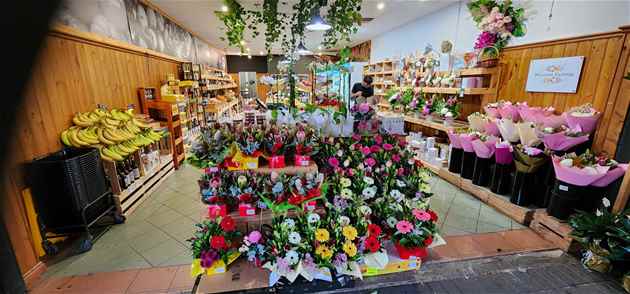 Get Fresh Flowers delivery in Semaphore